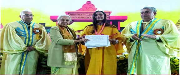 The meritorious students of SMS Varanasi hoisted the flag of success The meritorious students of SMS Varanasi hoisted the flag of success